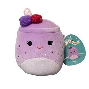 Vie 5” Squishmallow